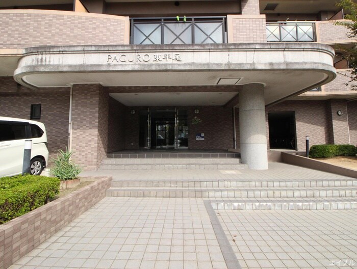 物件外観写真2　(エントランス部分)