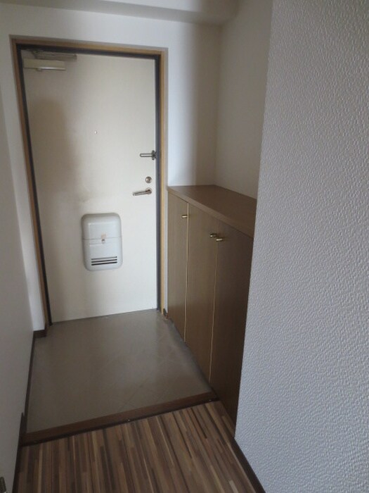 物件内観写真14　(玄関)