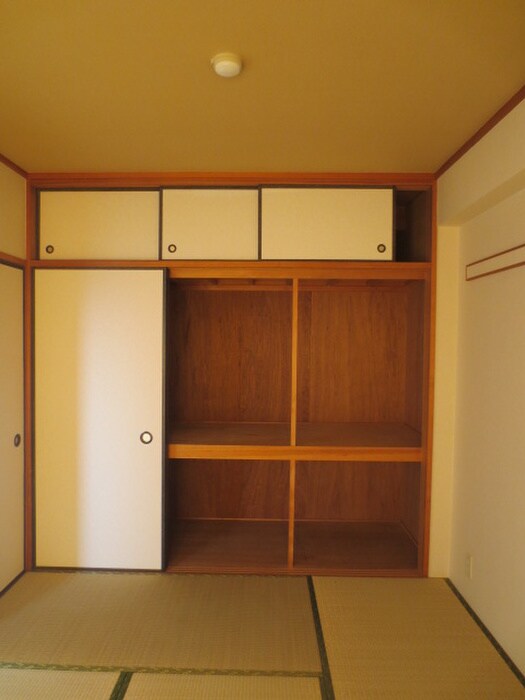 物件内観写真16　(収納)