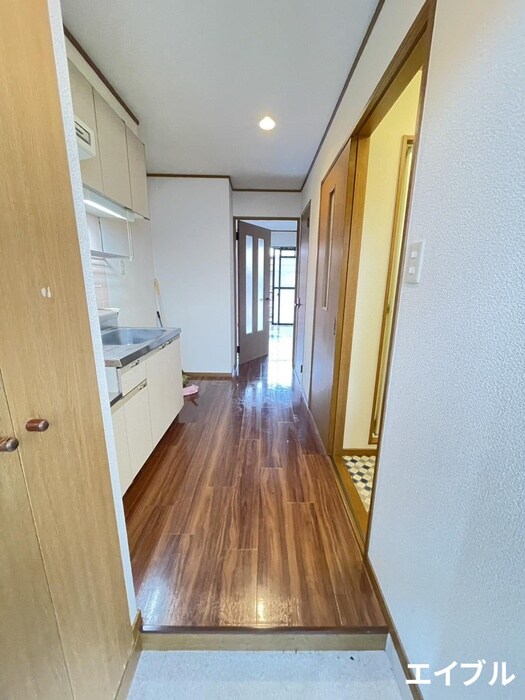 物件内観写真16　(玄関)