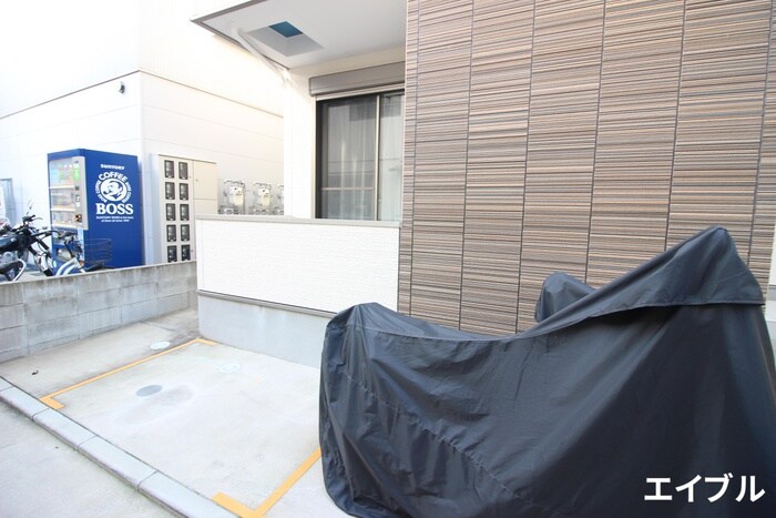 物件外観写真4　(駐輪場)