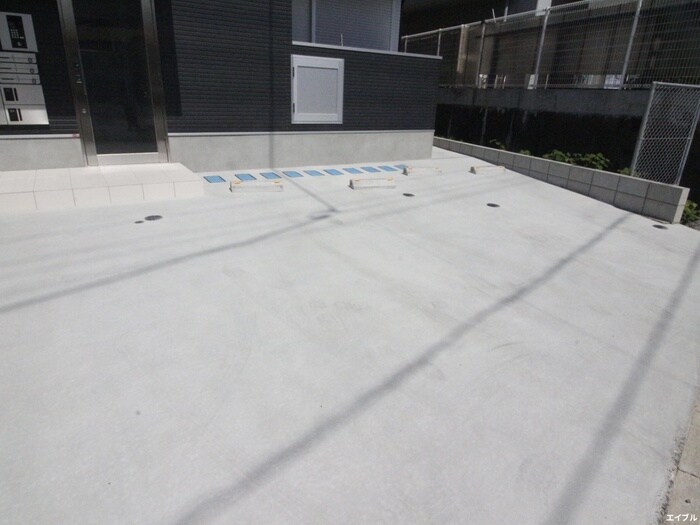 物件外観写真4　(駐車場)