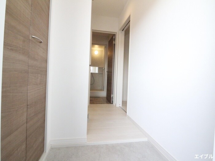 物件内観写真16　(玄関)