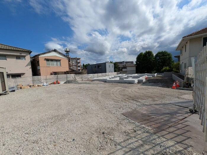 物件外観写真2　(建築中)
