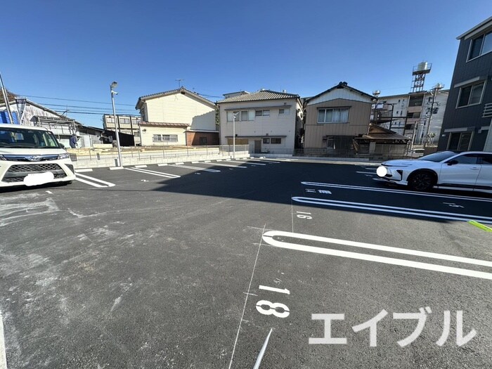 物件外観写真2　(駐車場)