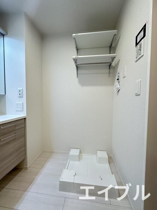 物件内観写真11　(洗濯機置場)