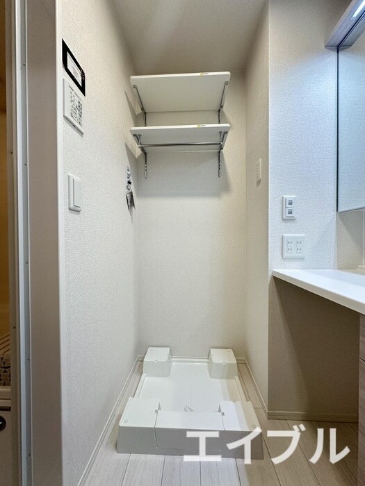 物件内観写真11　(洗濯機置場)