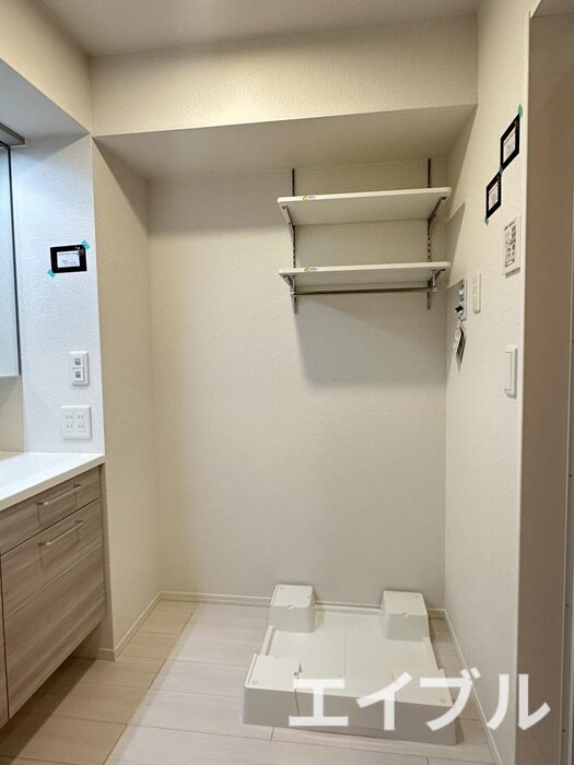 物件内観写真12　(洗濯機置場)