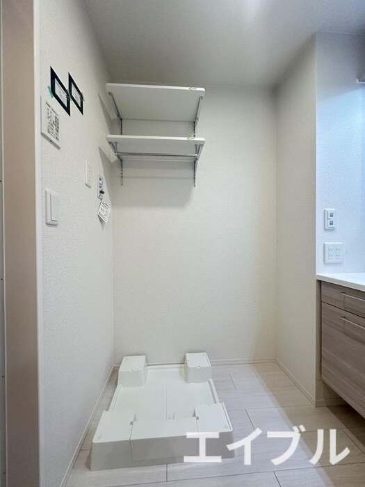 物件内観写真12　(洗濯機置場)