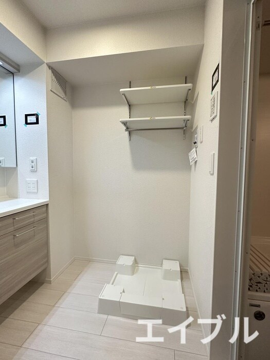 物件内観写真12　(洗濯機置場)