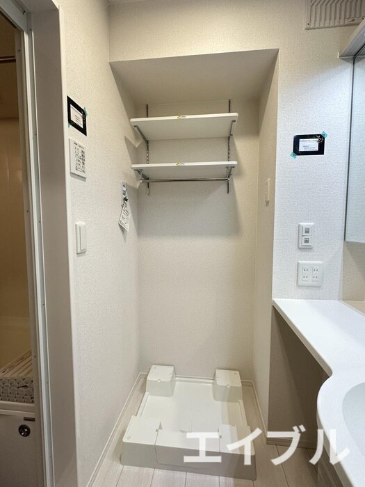 物件内観写真12　(洗濯機置場)