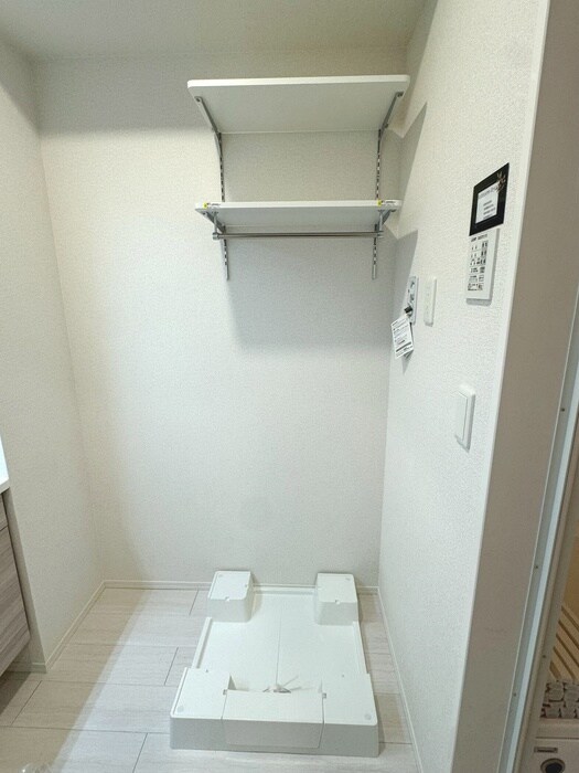 物件内観写真13　(洗濯機置場)