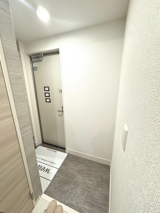 物件内観写真14　(玄関)