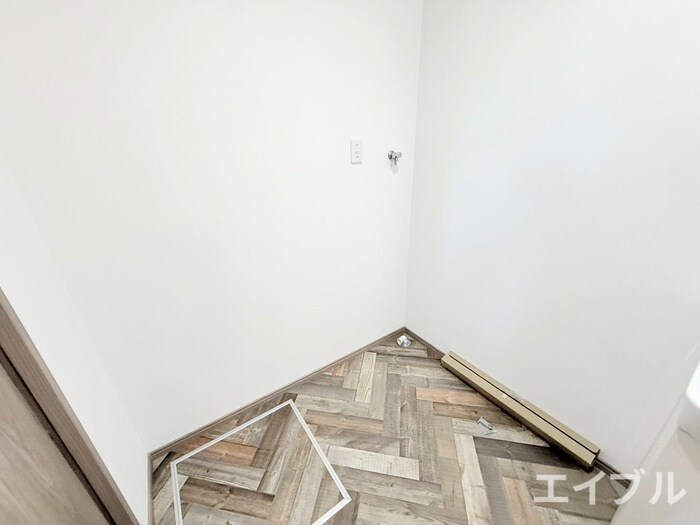 物件内観写真8　(洗濯機置場)