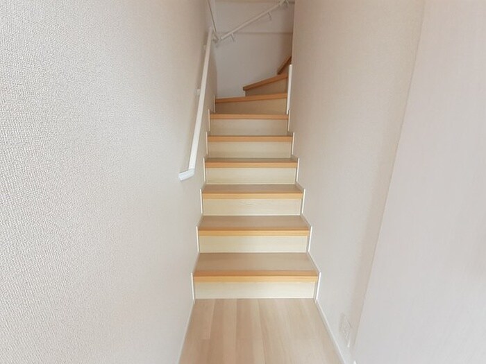 物件内観写真11　(玄関)