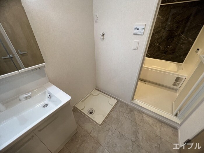 物件内観写真12　(洗濯機置場)