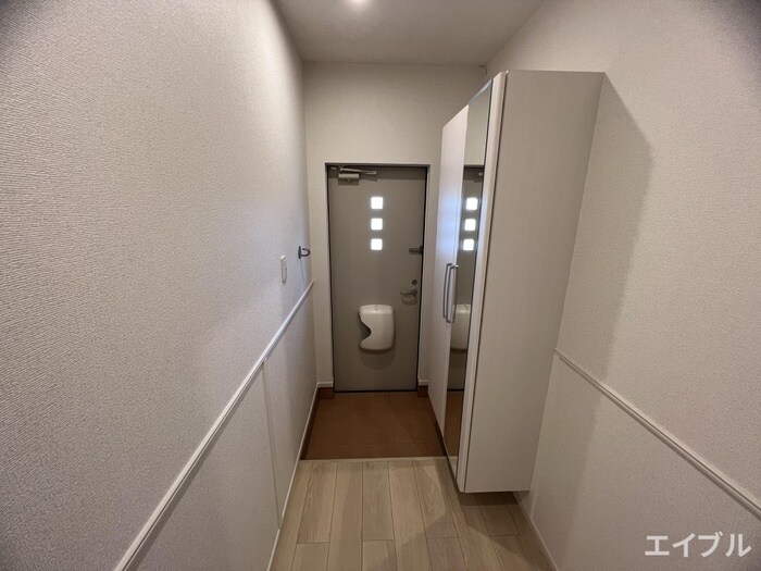 物件内観写真14　(玄関)