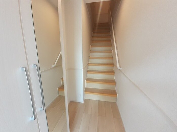 物件内観写真14　(玄関)