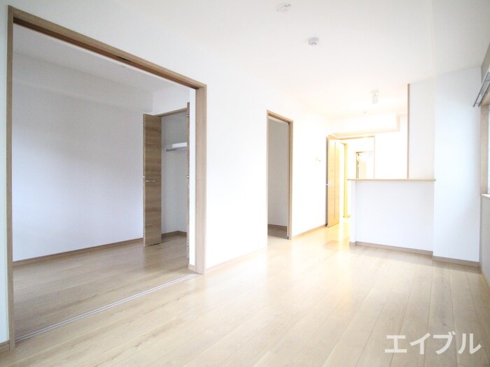 物件内観写真8　(室内からの展望)