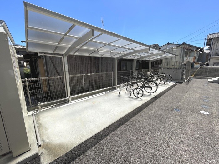 物件外観写真4　(駐輪場)