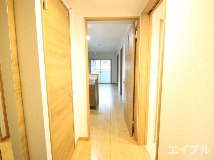 物件内観写真11　(廊下)