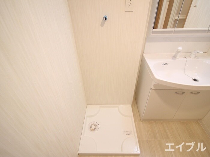 物件内観写真14　(洗濯機置場)