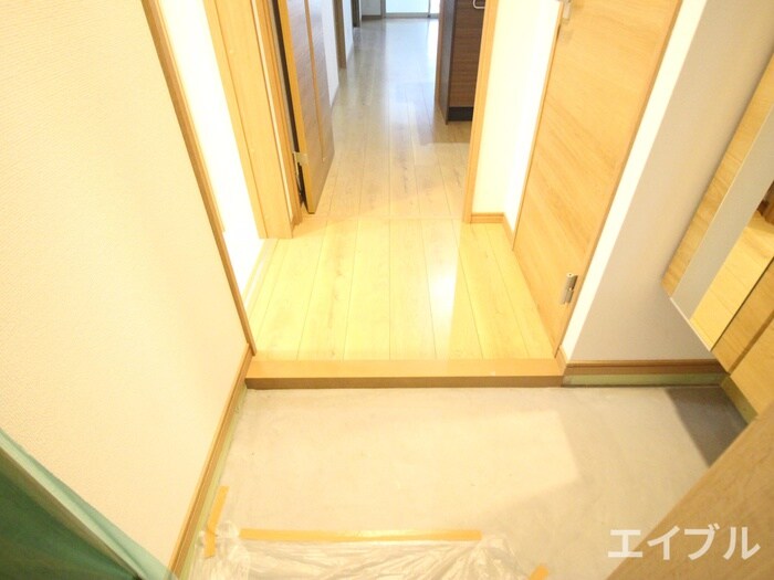 物件内観写真17　(玄関)