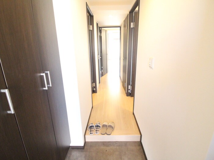 物件内観写真16　(玄関)