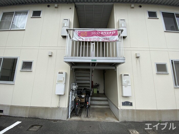 物件外観写真4　(エントランス部分)