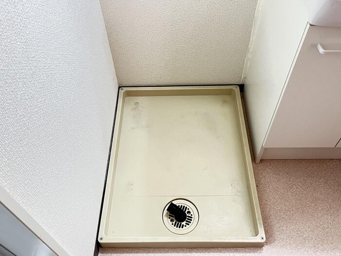 物件内観写真12　(洗濯機置場)