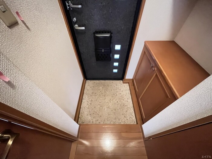 物件内観写真13　(玄関)
