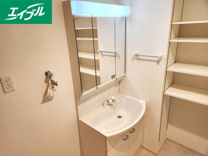 物件内観写真12　(洗面)