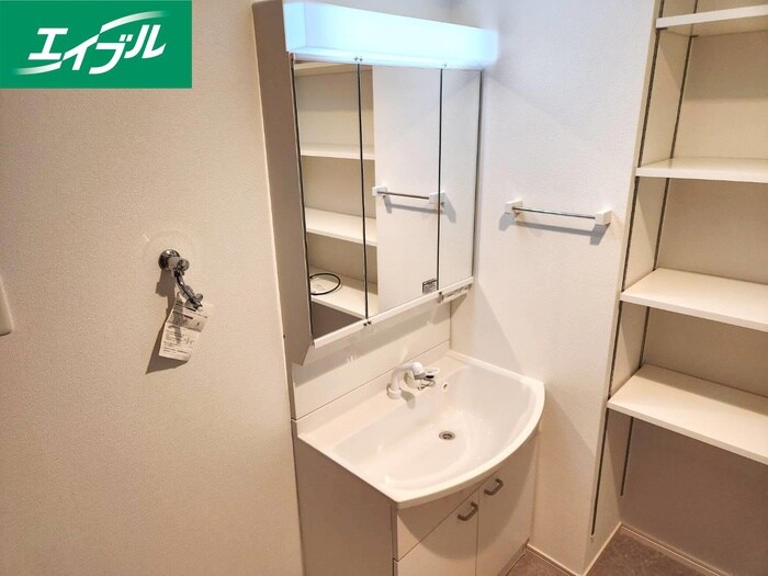 物件内観写真12　(洗面)