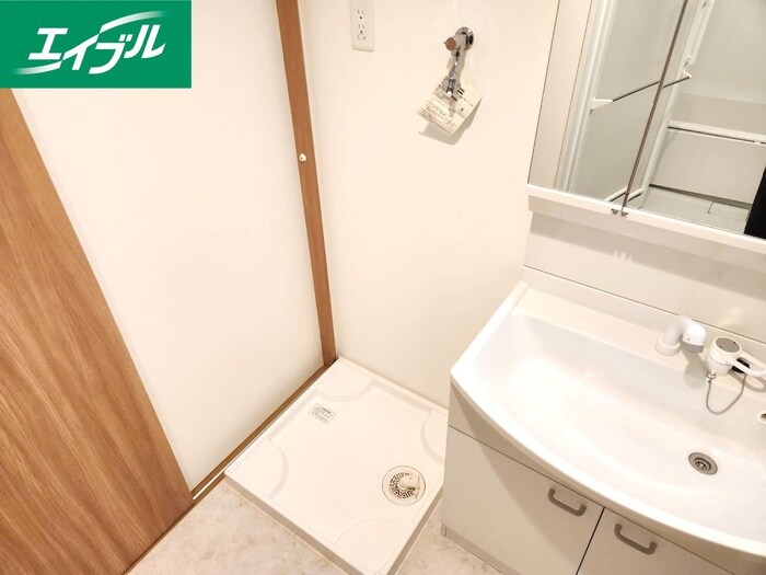 物件内観写真13　(洗濯機置場)