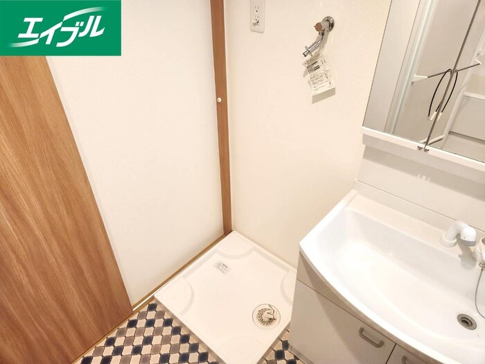 物件内観写真13　(洗濯機置場)