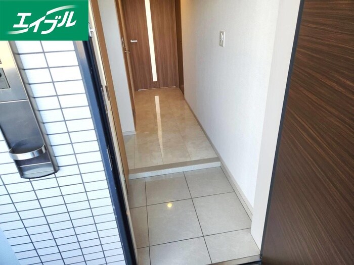 物件内観写真17　(玄関)