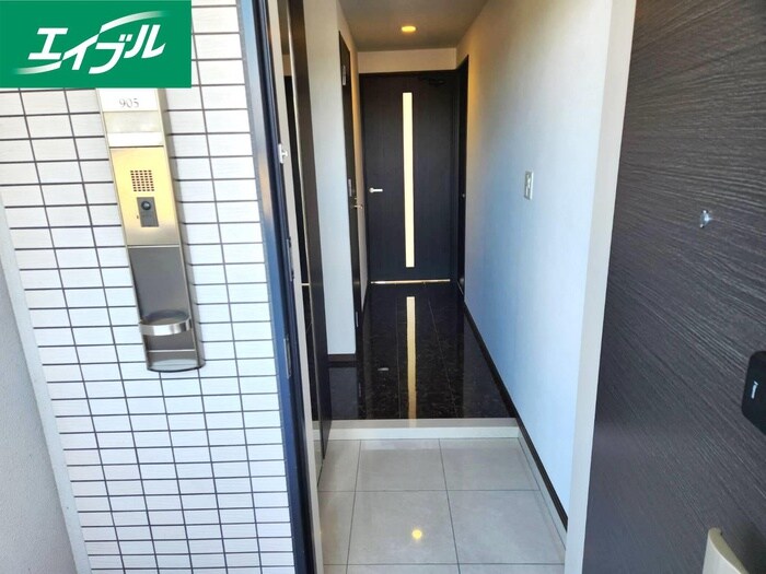 物件内観写真17　(玄関)