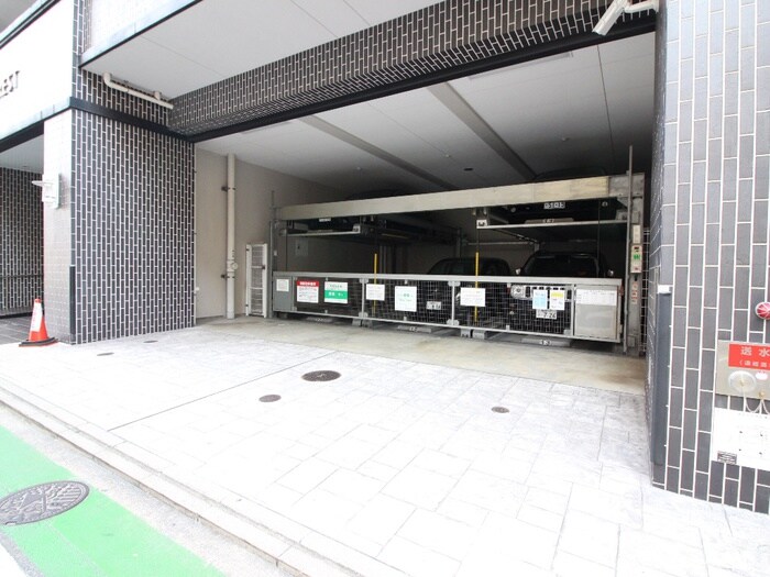 物件外観写真6　(駐車場)