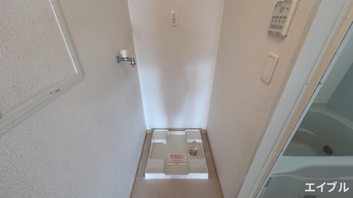 物件内観写真17　(洗濯機置場)