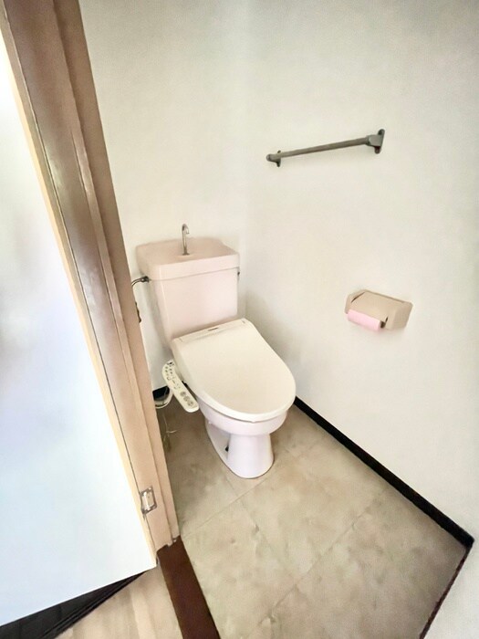 物件内観写真8　(トイレ)