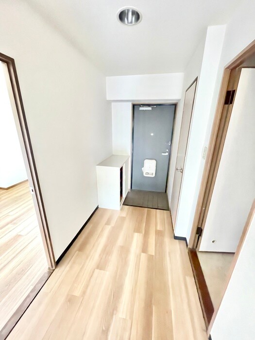物件内観写真10　(玄関)