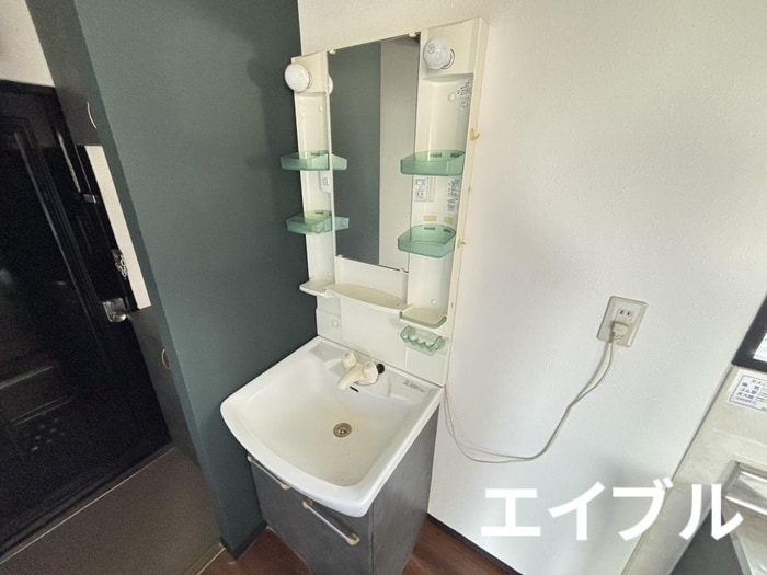 物件内観写真8　(洗面)