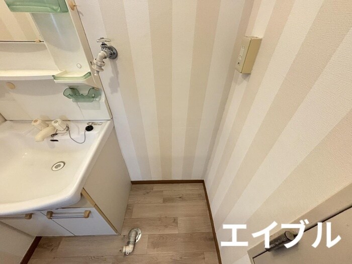 物件内観写真10　(洗濯機置場)