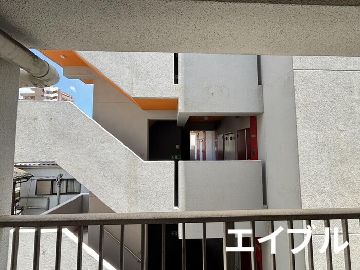 物件内観写真12　(室内からの展望)