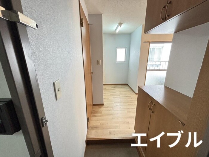 物件内観写真14　(玄関)