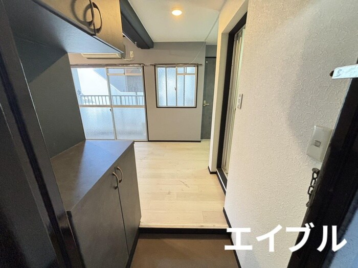 物件内観写真14　(玄関)