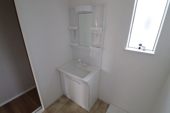 物件内観写真11　(洗面)