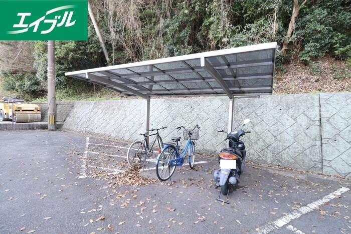 物件外観写真3　(駐輪場)