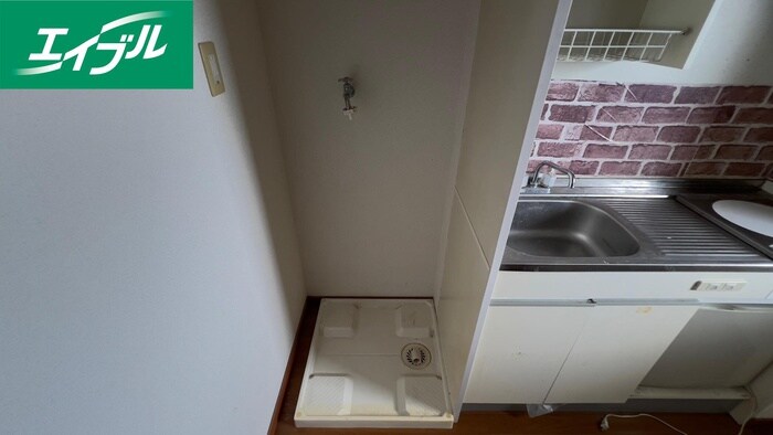 物件内観写真15　(洗濯機置場)