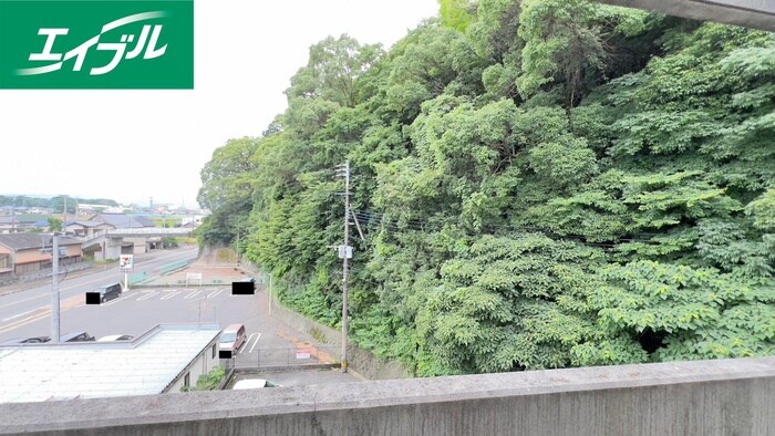 物件内観写真22　(室内からの展望)